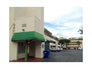 Foreclosed Home - 8810 Fontainebleau Blvd Apt 303, 33172
