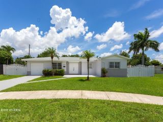 Foreclosed Home - 2901 Sw 121st Ave, 33175