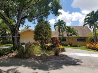 Foreclosed Home - 10240 SW 91ST ST, 33176
