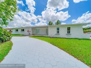 Foreclosed Home - 13640 SW 102ND CT, 33176