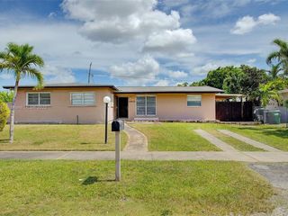 Foreclosed Home - 11930 SW 185TH TER, 33177
