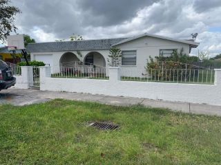 Foreclosed Home - 12125 SW 182ND TER, 33177