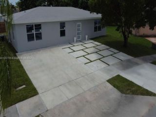 Foreclosed Home - 20741 SW 122ND PL, 33177