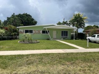 Foreclosed Home - 12250 SW 191ST ST, 33177