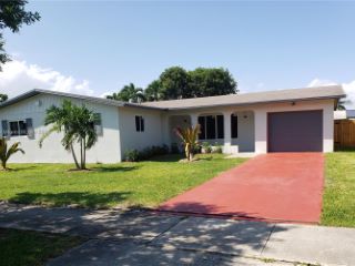 Foreclosed Home - 11941 SW 200TH ST, 33177