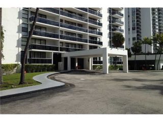 Foreclosed Home - 3625 N COUNTRY CLUB DR APT 107, 33180