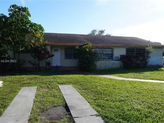 Foreclosed Home - 1750 NE 147TH ST, 33181