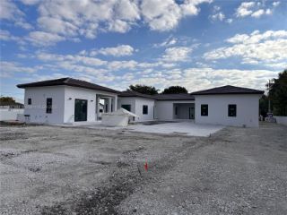 Foreclosed Home - 80 NW 129TH AVE, 33182