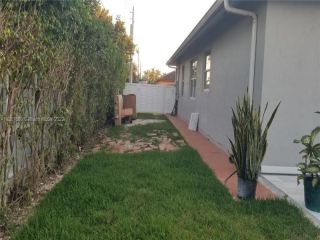 Foreclosed Home - 14201 SW 15TH ST, 33184