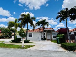 Foreclosed Home - 1011 SW 139TH CT, 33184