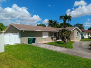 Foreclosed Home - 15101 SW 71ST ST, 33193