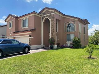 Foreclosed Home - 15662 SW 8TH LN, 33194