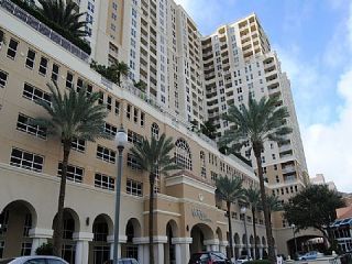 Foreclosed Home - 511 SE 5TH AVE APT 2108, 33301