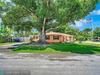 Foreclosed Home - 1645 NE 9TH AVE, 33305