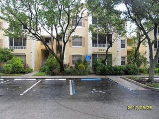 Foreclosed Home - 2841 N OAKLAND FOREST DR APT 102, 33309