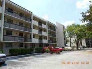 Foreclosed Home - 111 LAKE EMERALD DR APT 204, 33309