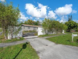 Foreclosed Home - 1701 NW 13TH AVE, 33311