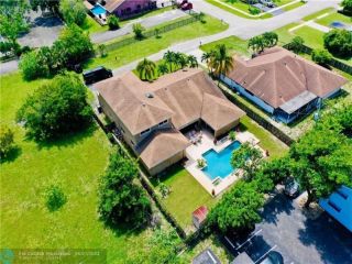 Foreclosed Home - 2111 NW 14TH AVE, 33311