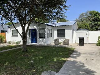Foreclosed Home - 1336 NW 4TH AVE, 33311