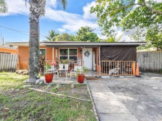 Foreclosed Home - 1405 NW 7TH TER, 33311