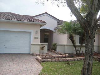 Foreclosed Home - 5370 SW 32ND AVE, 33312