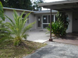 Foreclosed Home - 2400 ANDROS LN, 33312