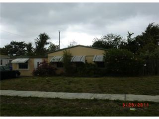 Foreclosed Home - 4511 SW 32ND AVE, 33312