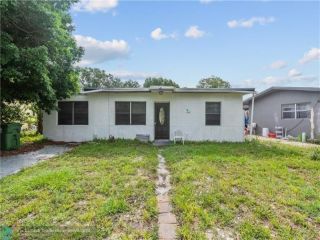 Foreclosed Home - 1240 SW 32ND AVE, 33312