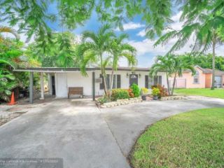 Foreclosed Home - 3601 SW 12TH CT, 33312
