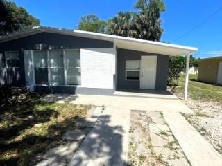 Foreclosed Home - 2511 SW 3RD ST, 33312