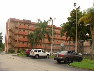 Foreclosed Home - 7561 NW 16TH ST APT 2207, 33313