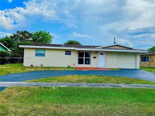 Foreclosed Home - 6360 NW 25TH CT, 33313