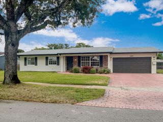 Foreclosed Home - 7480 NW 13TH CT, 33313