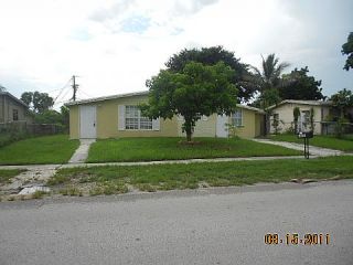 Foreclosed Home - 3811 SW 58TH AVE, 33314