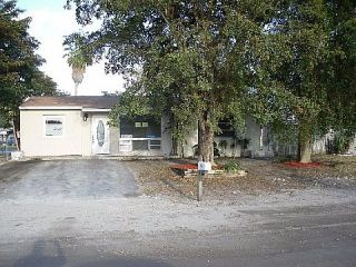Foreclosed Home - 2220 SW 50TH AVE, 33317
