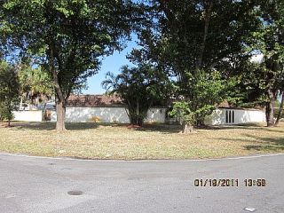 Foreclosed Home - 718 SW 42ND AVE, 33317