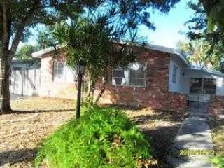 Foreclosed Home - 5841 SW 16TH ST, 33317