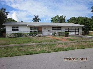 Foreclosed Home - 4560 NW 4TH CT, 33317