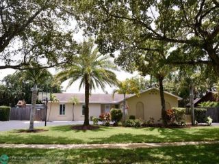 Foreclosed Home - 960 SW 70TH AVE, 33317