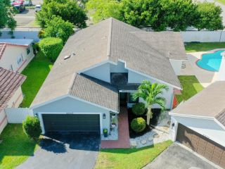 Foreclosed Home - 6540 SW 13TH ST, 33317