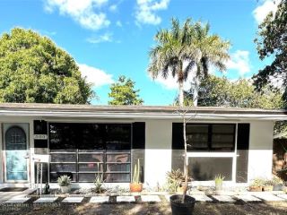 Foreclosed Home - 300 NW 48TH TER, 33317