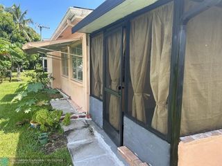 Foreclosed Home - 4915 NW 52ND ST, 33319