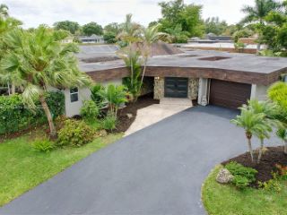 Foreclosed Home - 6106 ROYAL POINCIANA LN, 33319