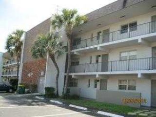 Foreclosed Home - 8020 FAIRVIEW DR APT 206, 33321