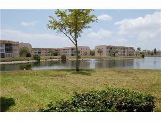 Foreclosed Home - 8000 SUNRISE LAKES DR N APT 203, 33322