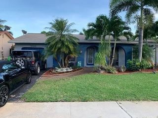 Foreclosed Home - 10800 NW 21ST CT, 33322