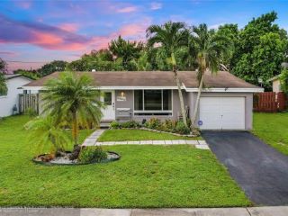 Foreclosed Home - 8620 NW 25TH ST, 33322