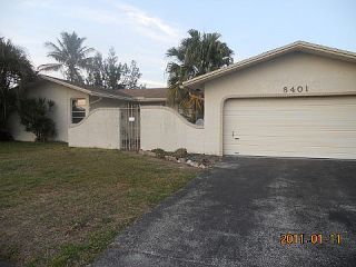 Foreclosed Home - 8401 SW 26TH ST, 33324