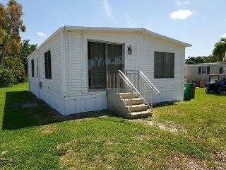 Foreclosed Home - 13300 SW 5TH CT, 33325
