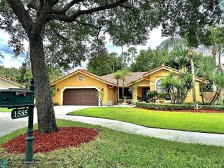 Foreclosed Home - 1585 EASTLAKE WAY, 33326